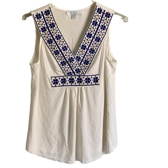 Bunulu Sleeveless Top with Detailed Embroidered Neckline Women's Medium - Picture 2 of 10